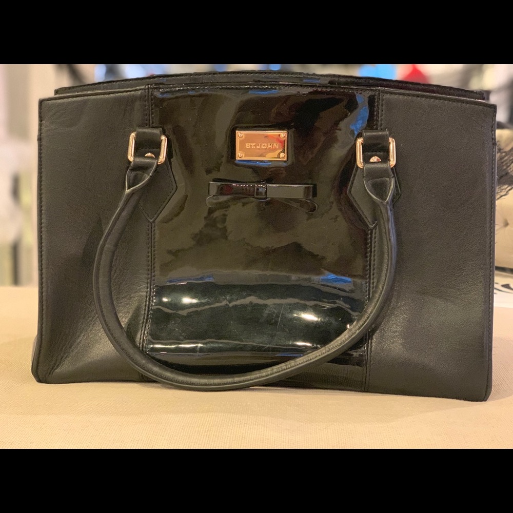 ST. JOHN LEATHER HANDBAG